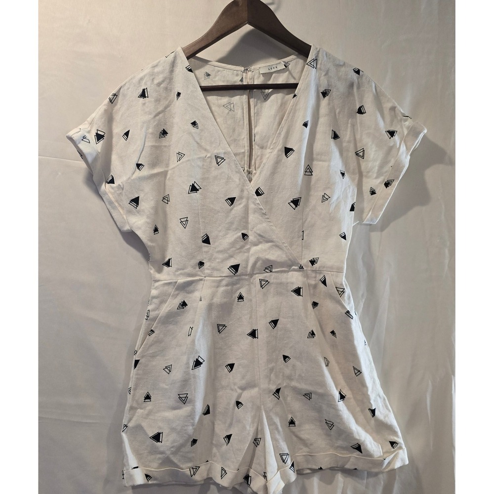 Lush White Black‎ Geometric Triangle Print V Neck Button Snap Short Romper S